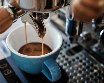 Kafa ponovo poskupljuje: Cijene u lokalima i do četiri marke!