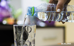 Doktor upozorava - Nikada ne koristiti vodu iz plastičnih flašica