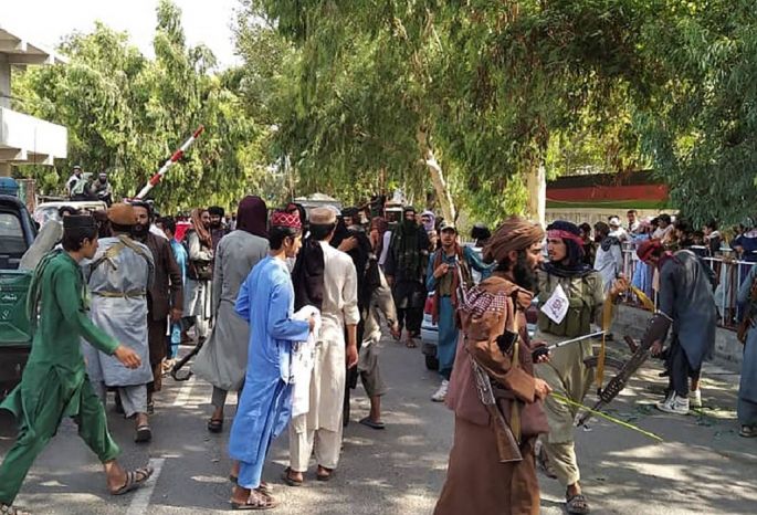 Talibani zabranili puštanje muzike u automobilima