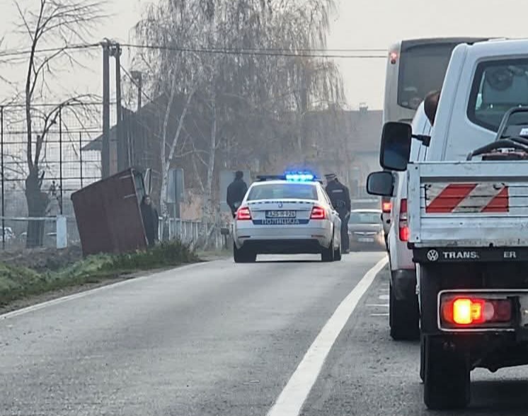 Udes na putu Bijeljina - Tuzla, teško povrijeđen maloljetni pješak