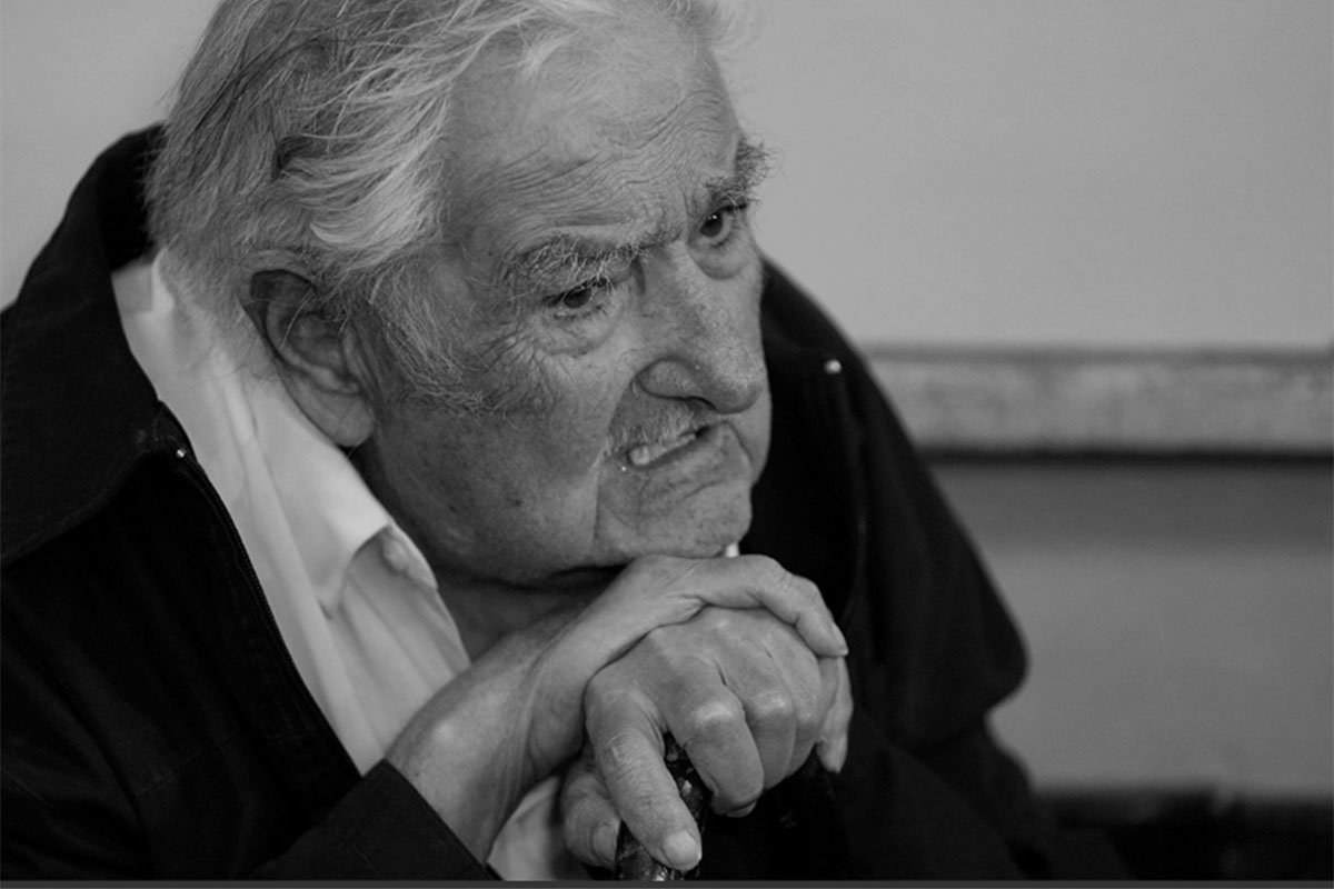 Preminuo Hoze Muhika, 
