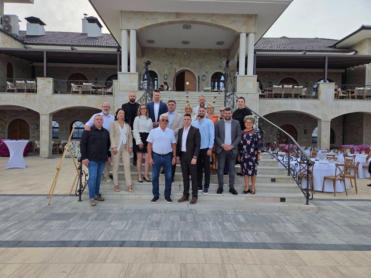 Turistička organizacija Bijeljine predstavila potencijale Semberije na prvom „Wine Festu“ u Lapovu