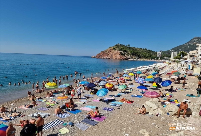 Više od 630.000 ljudi ušlo u Crnu Goru za vikend: Ovo su najprometniji prelazi