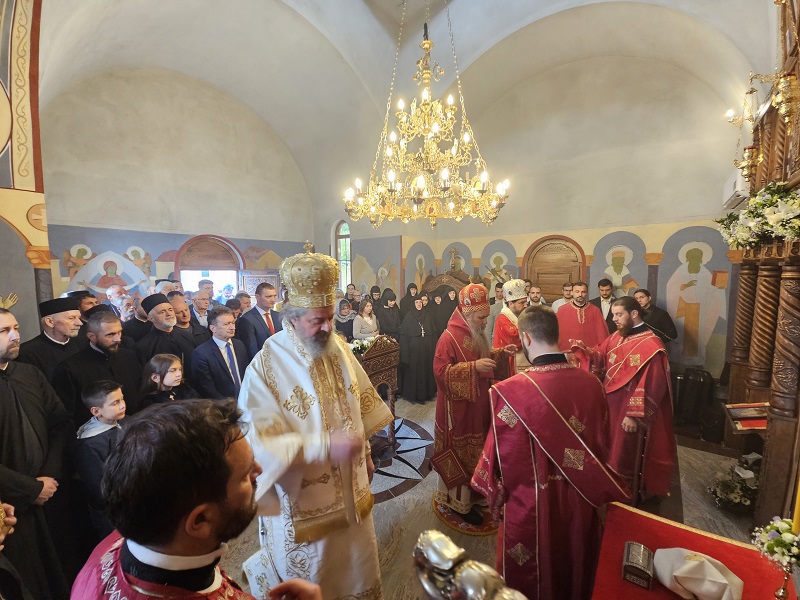 LELIĆKO ČEDO PODNO MAJEVICE: Osveštan hram u Maleševcima kod Ugljevika