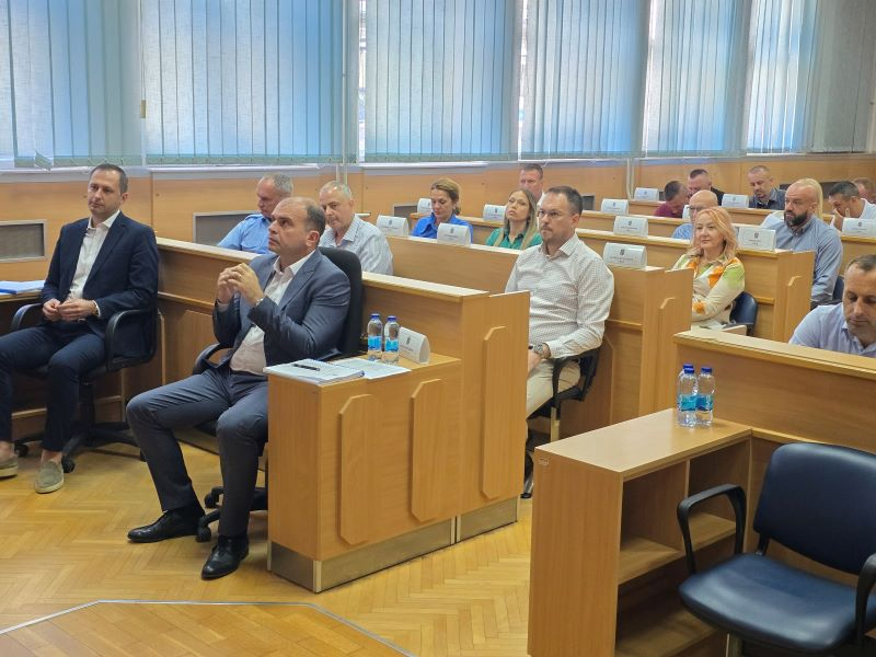 Zvornik ostvario budžetski suficit od 2,6 miliona KM: Ulaže se u vodovod, putnu infrastrukturu i novu školu