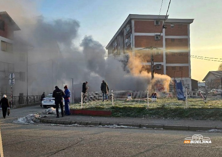 Bijeljina: Zapalio se trafo, na terenu vatrogasci i policija (FOTO, VIDEO)