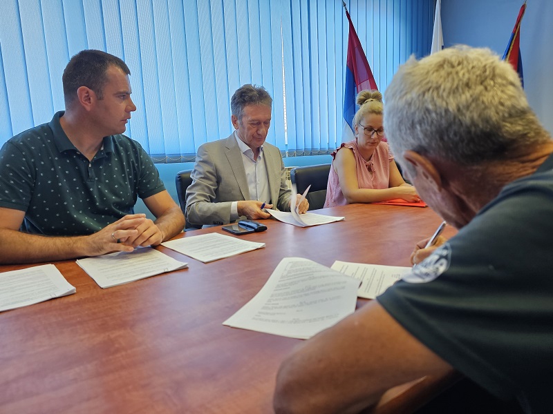 PODRŠKA NAČELNIKA UGLJEVIKA: Poljoprivrednicima 700.000 KM iz lokalnog budžeta za infrastrukturu