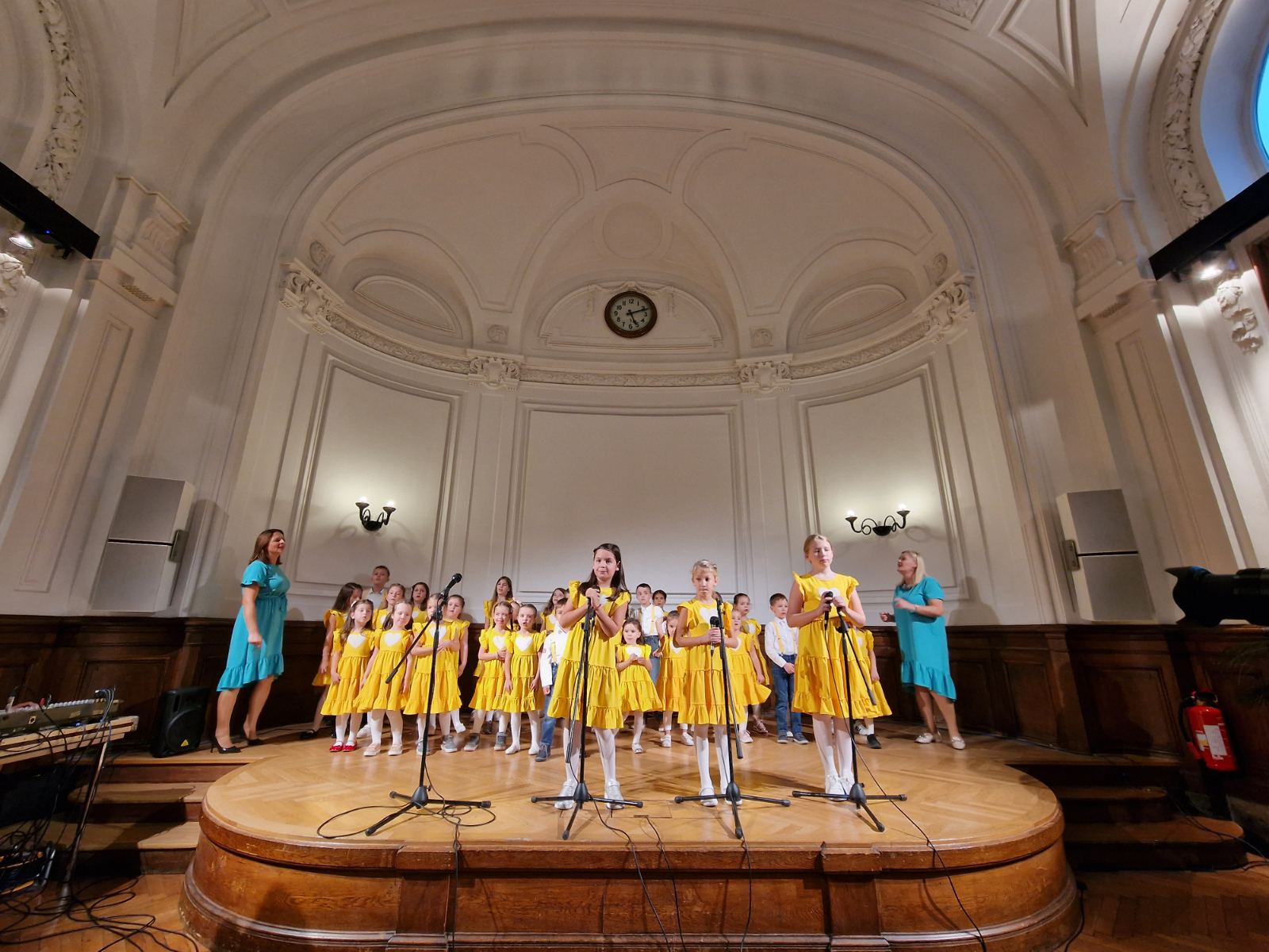 U organizaciji Predstavništva RS u Austriji: Puna sala gostiju uživala u koncertu “Vrapčića” u Beču