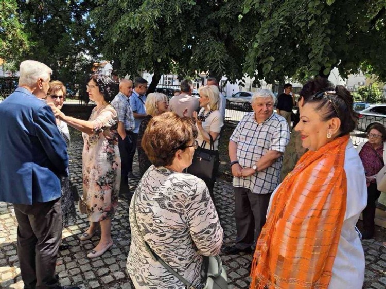 Gimnazijalci iz Bijeljine proslavili 50 i 60 godina od mature: Imaju se čime ponositi (FOTO)