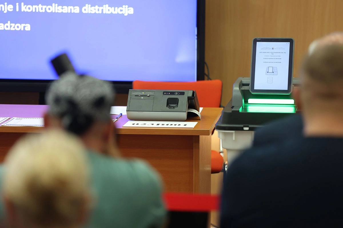 CIK u problemu pred izbore: Traže skoro 4.000 operatera, prijavilo se tek oko 2.000 kandidata