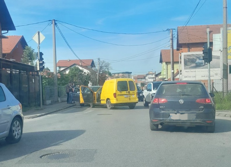 Udes na raskrsnici u Bijeljini, saobraćaj otežan
