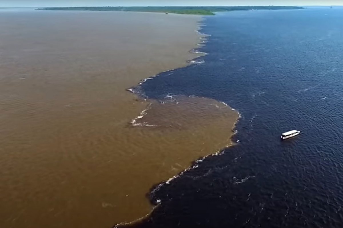 Prirodni fenomen: Dvije rijeke se susreću, ali se ne miješaju (VIDEO)