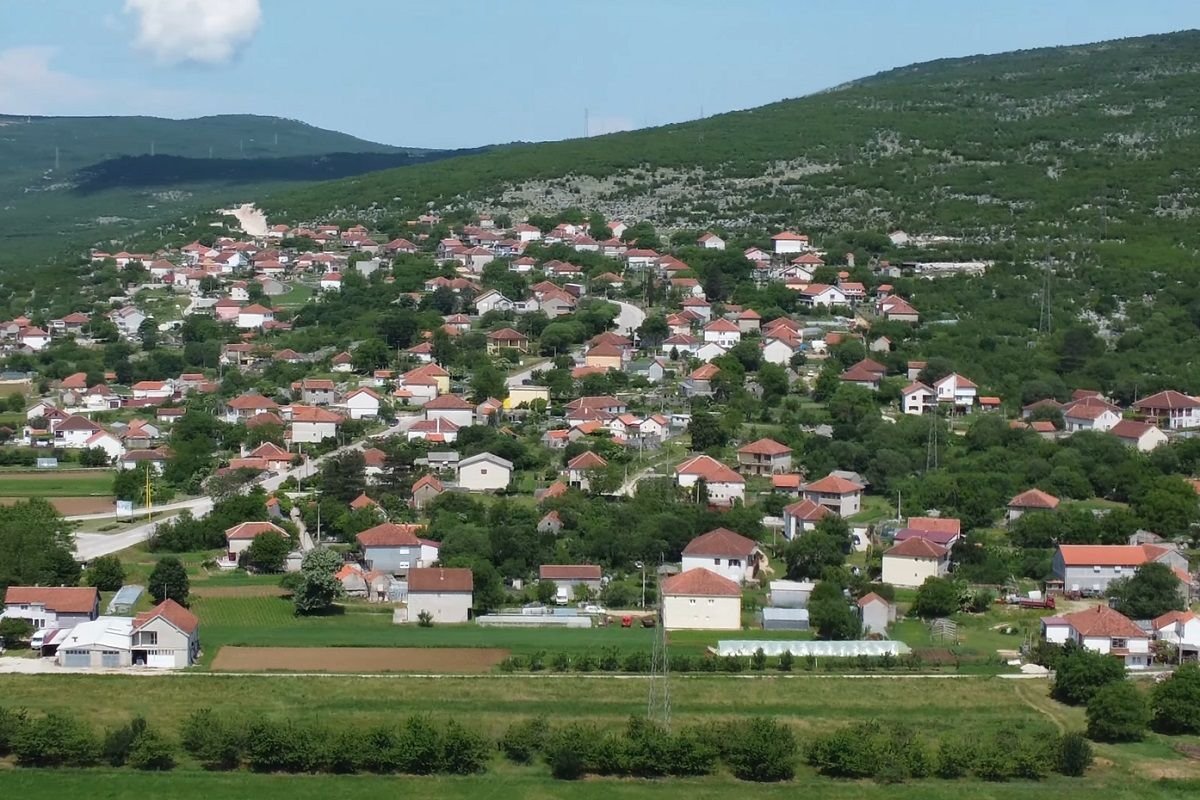 Poljaci u RS otvaraju fabriku cigareta: Hala data za 1 KM mjesečno