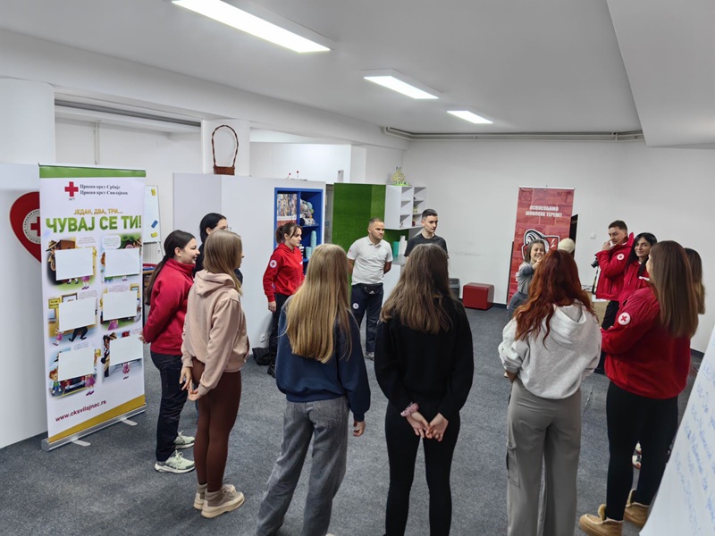 Bijeljina: Crveni krst obučava edukatore za borbu protiv trgovine ljudima – fokus na internet vrbovanju