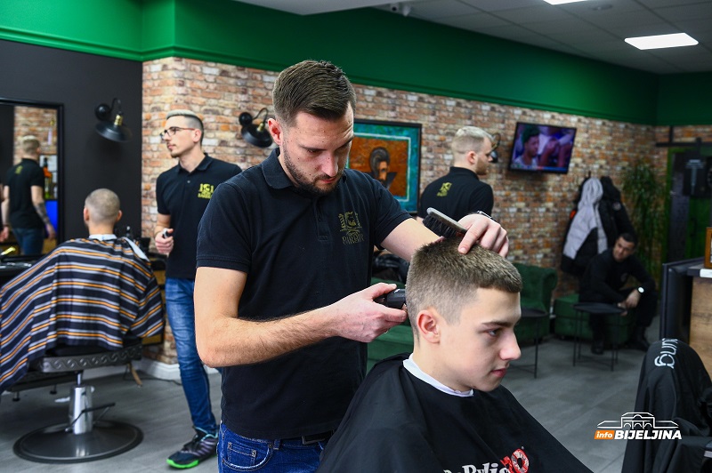 Braća Milan i Miloš Grbić, poznati bijeljinski frizeri: Uspjeh je osmijeh na licu svakog klijenta (FOTO)