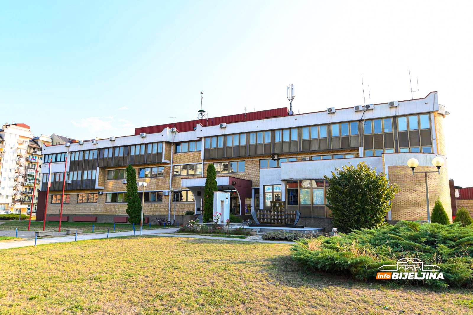 Stručni saradnik u PU Bijeljina osumnjičena da je nezakonito uvećavala plate mužu, djeveru i koleginicama