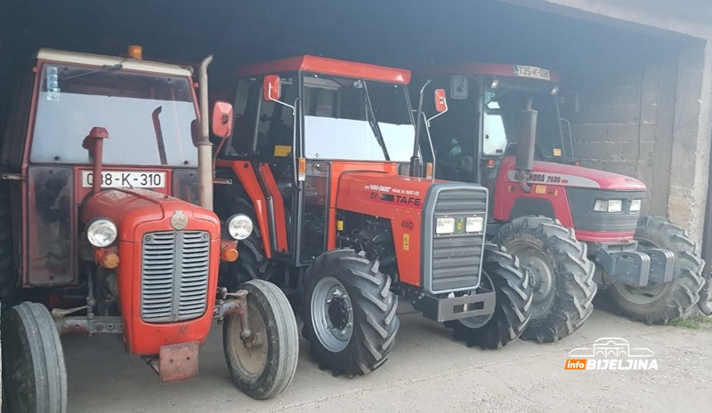 Profesor iz Zvornika nakon časova ide u štalu: Tovi bikove i svinje, sije lucerku, pšenicu i kukuruz (FOTO)