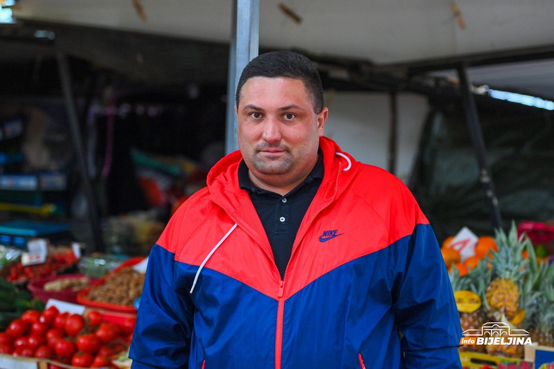 Vrtoglava cijena trešanja na bijeljinskoj pijaci: “Kupci se bune, kažu da ih više neće ni jesti” (FOTO)