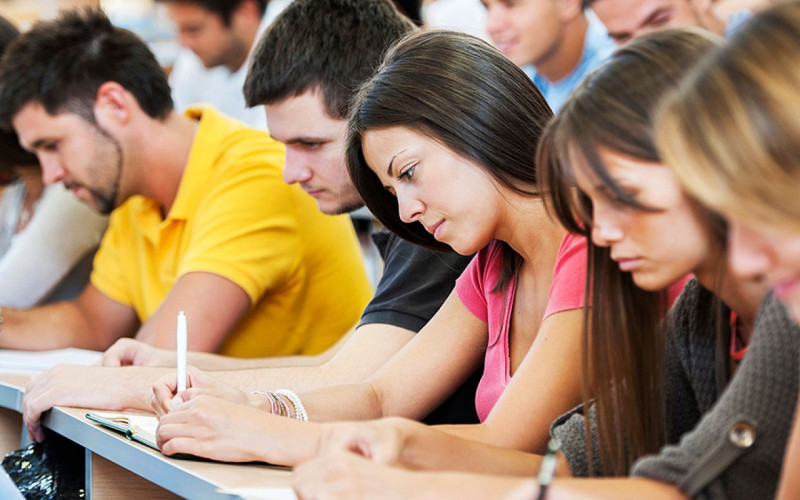 Hiljadu studenata primalo duple stipendije