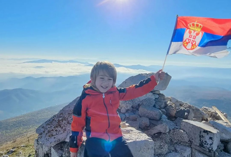 Nevjerovatan uspjeh dječaka iz Srbije: Ognjen (5) je najmlađe dijete koje je osvojilo Kilimandžaro