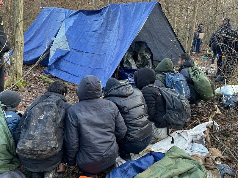 Ko naoružava migrante u BiH?