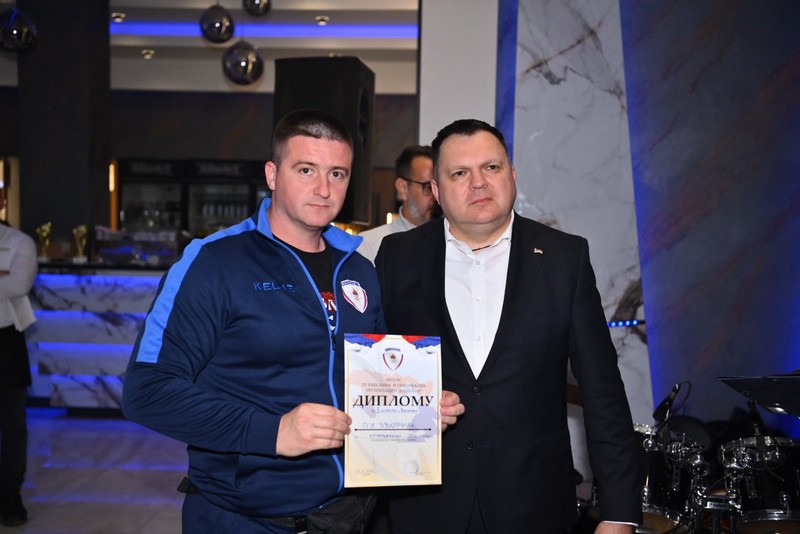 Bijeljina: Na sportskim igrama više od 80 pripadnika MUP-a, ministar pokazao umijeće u streljaštvu (FOTO)