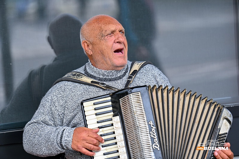 Rista Brkić iz Duvaništa, samouki harmonikaš (FOTO, VIDEO)
