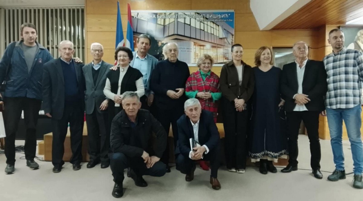 Bijeljina: Književno veče okupilo 15 autora, među njima i pjesnici iz još dva grada (FOTO)