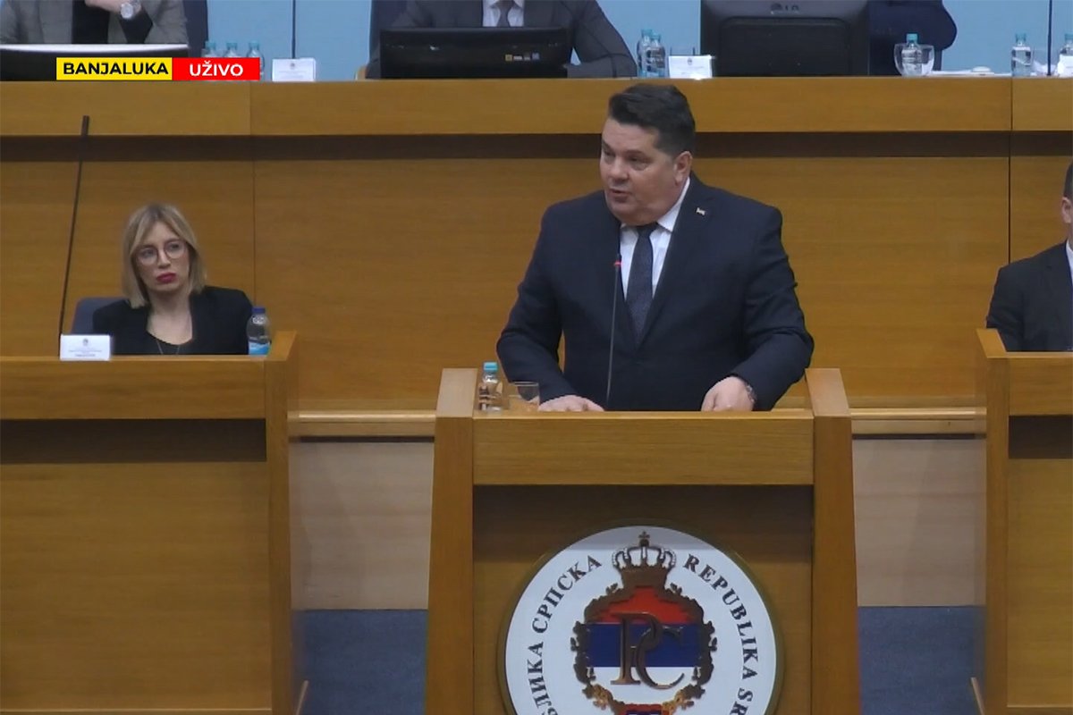 Stevandić oduzeo riječ Crnatku, Vukanoviću i Vučiniću: Idi liječi se na UKC