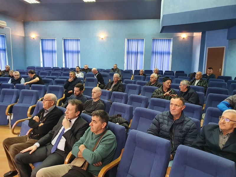 Ugljevik: Održana Skupština pčelara