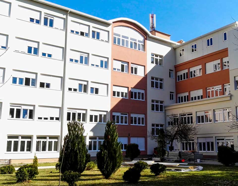 Zbog bebe koja im je ispala medicinare šalju na obuku