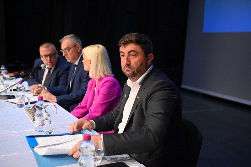Bijeljina: Počela Izvještajna Skupština SDS-a, šta će delegati odlučiti? (FOTO) 