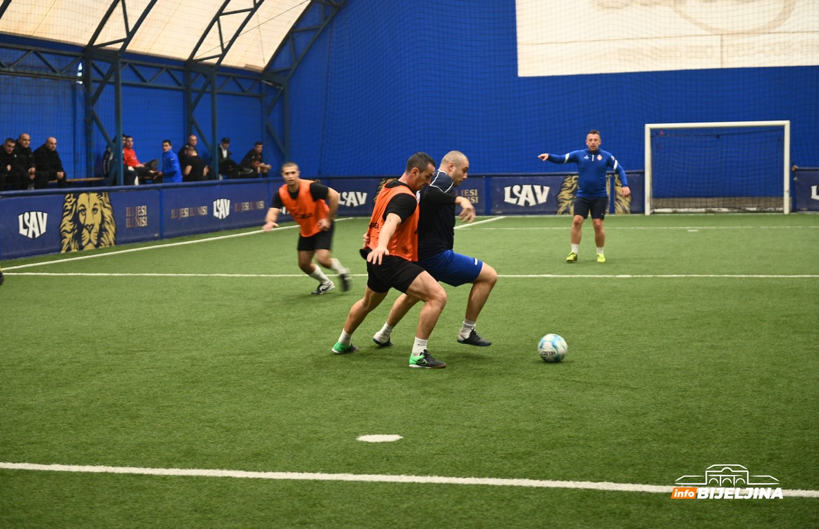 Pripadnici PU Bijeljina na turniru u malom fudbalu: Trifković najbolji igrač, a Pavlović strijelac (FOTO)