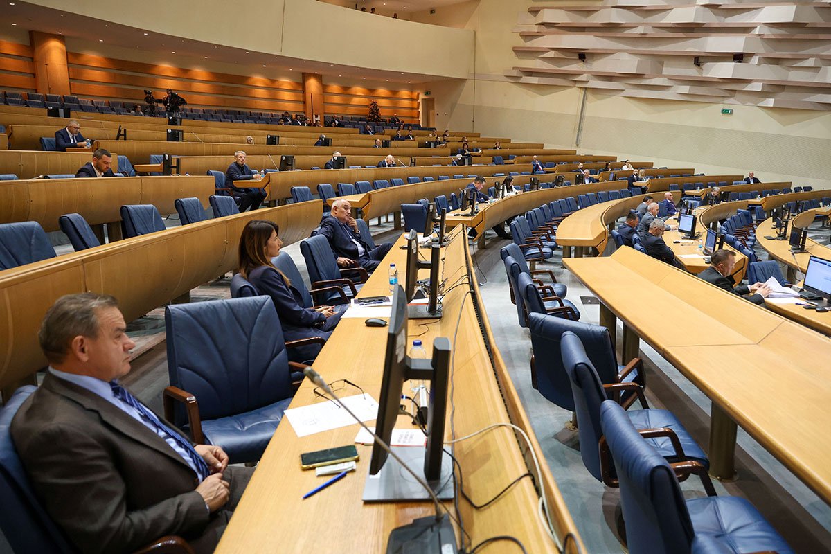 Usvojen budžet u prvom čitanju, poslije podne još jedna hitna sjednica