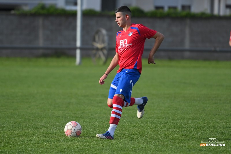 Bivši izgrač “Proletera” došao iz Ciriha na prijateljsku utakmicu u Dvorove: Meč za pamćenje (FOTO)