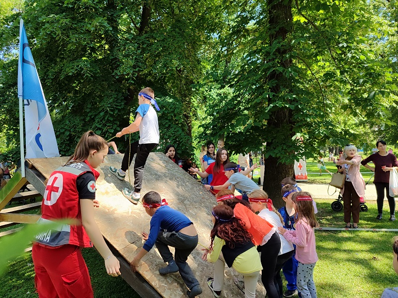 Mladi Bijeljinci oduševljeni trkom sa preprekama (FOTO)