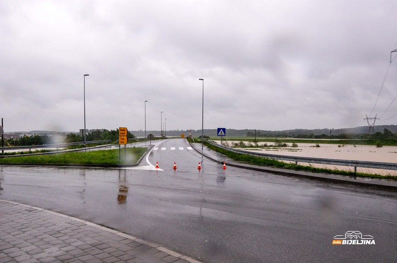 Deset godina od katastrofalnih poplava u Semberiji – prizori koji se ne zaboravljaju lako (FOTO)