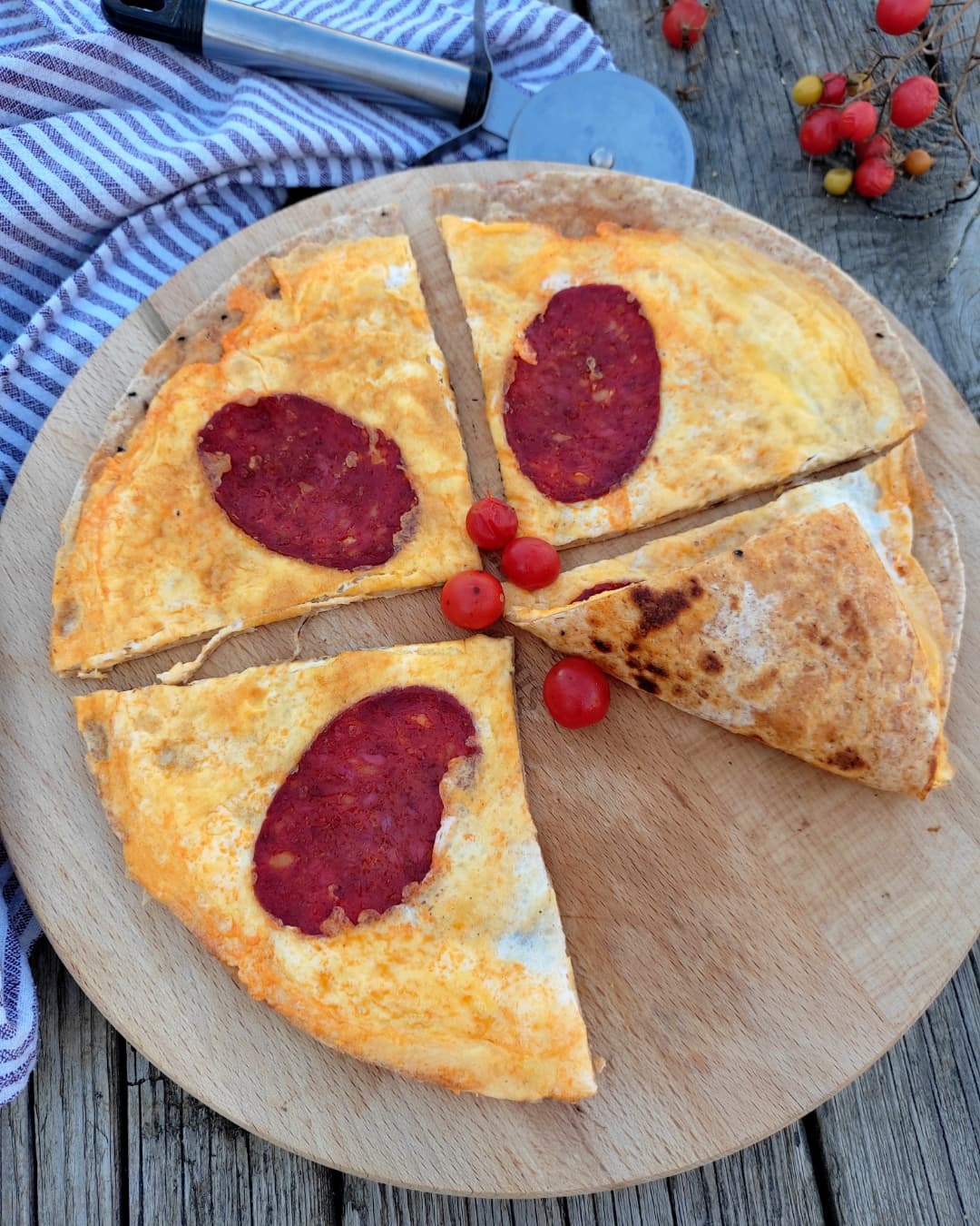 DORUČAK  OD 3 SASTOJKA ZA MANJE OD 5 MINUTA: Tortilja iz tiganja sa jajima i kulenom