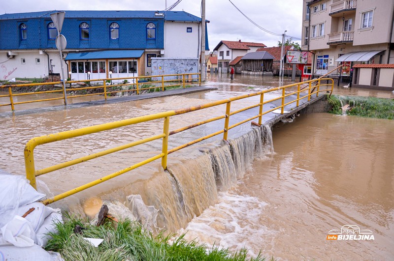 Ovako su u vrijeme velike poplave izgledali dijelovi Bijeljine (FOTO)