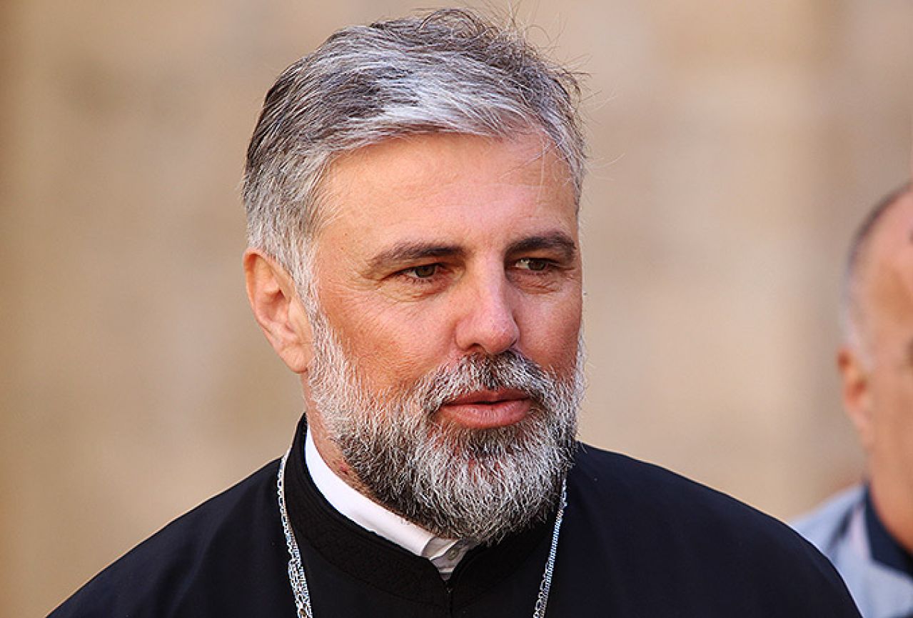 Vladika Grigorije dao odgovor na pitanje da li smije da se radi na crveno slovo (VIDEO)