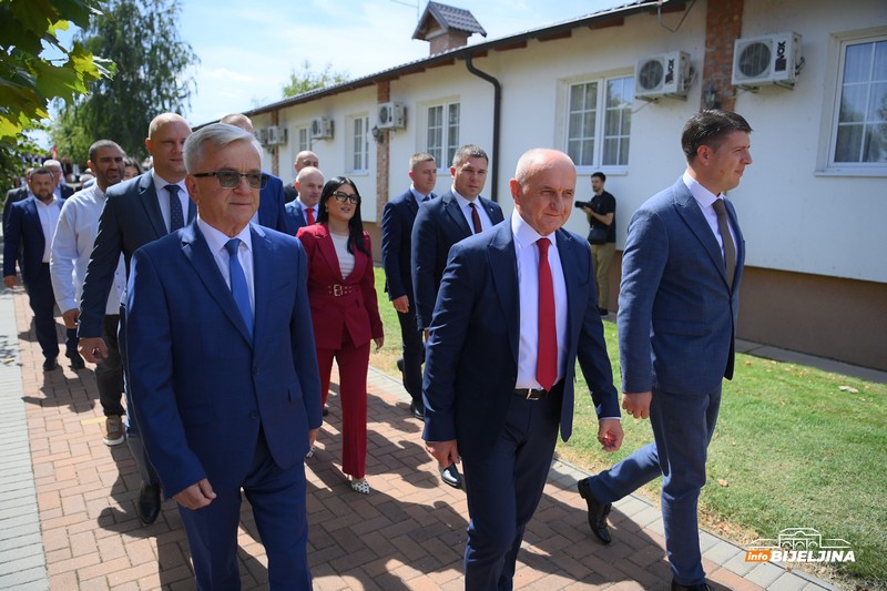 Socijalistička partija i koalicioni partneri počeli kampanju iz Semberije (FOTO)