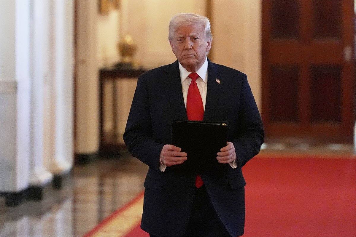 Tramp potpisao uredbu o vizama