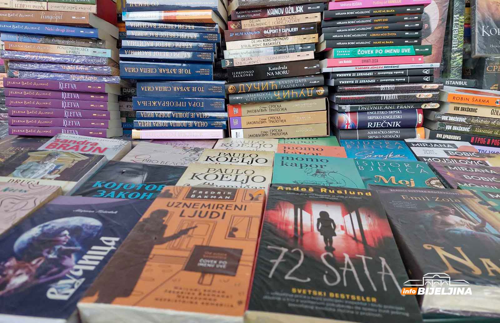 Drena Samardžija od 1997. prodaje knjige na ulici: Puna duša najveće bogatstvo (FOTO)