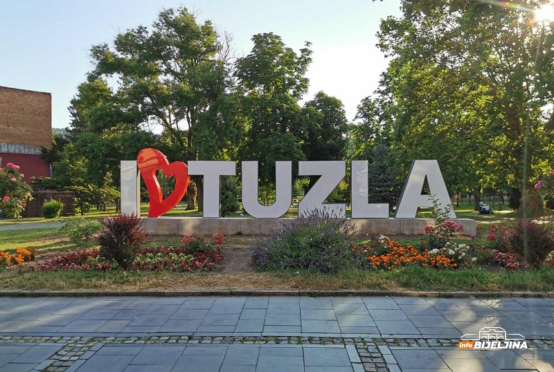 U Tuzli protestna šetnja zbog seksualnog iskorištavanja maloljetnica