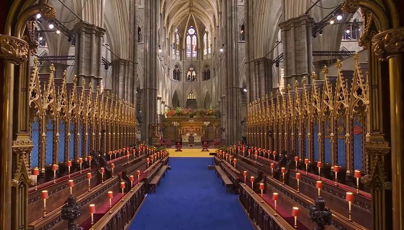 Građani se okupljaju uoči krunisanja kralja Čarlsa Trećeg