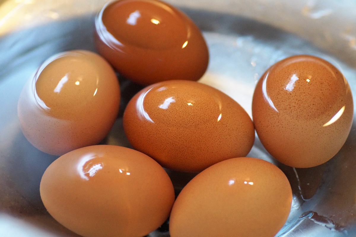 Ubacite ovo u vrelu vodu dok kuvate jaja: Ljuska sama spada u jednom potezu