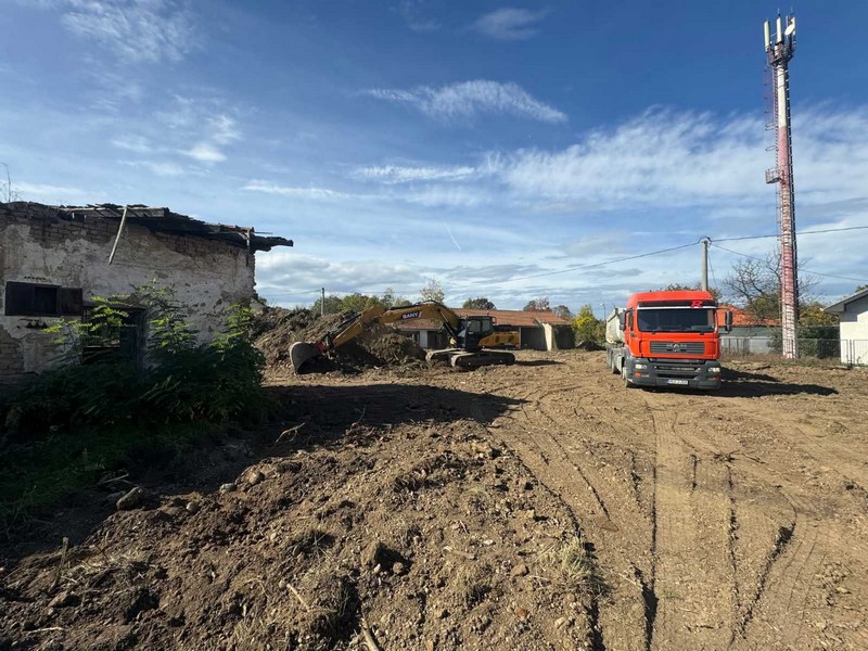 Centar Dvorova dobija novi izgled (FOTO)