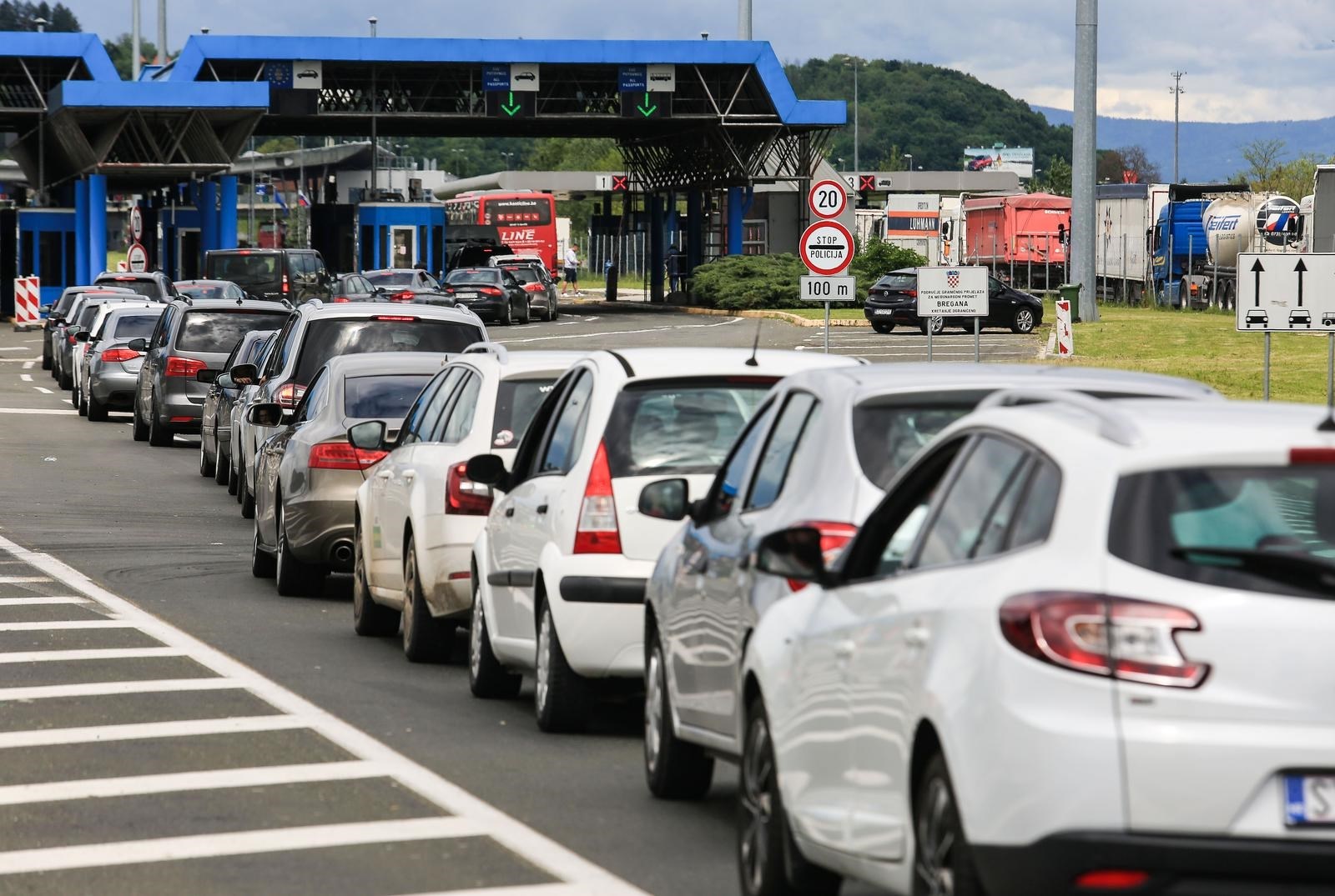 Naoružajte se strpljenjem i pripremite na čekanje: Pojačan saobraćaj na svim graničnim prelazima sa Hrvatskom