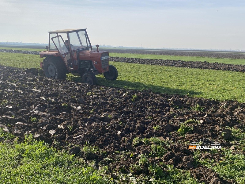 Semberci pripremaju zemljište za proljeće: Koje mjere donose bolji rast i razvoj biljaka?