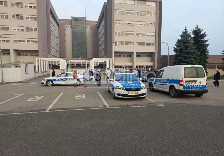 Dojava o bombi u UKC Srpske: Policija na terenu, u toku evakuacija pacijenata